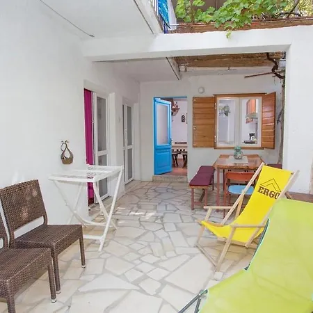 Robinson Erina Zarače